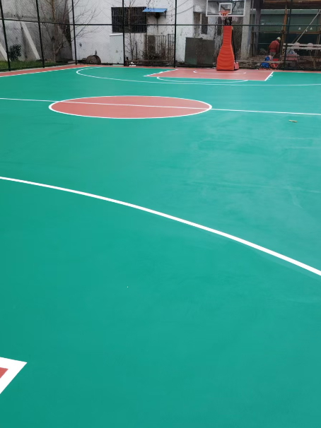 麻城 球场长期使用易出现地面开裂